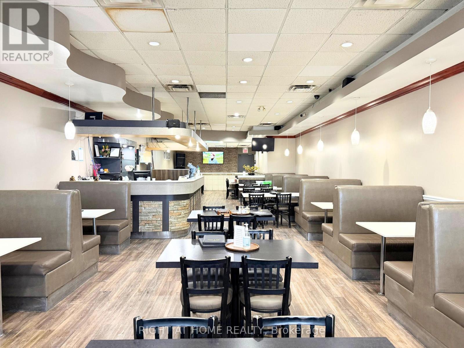 9 - 2437 Finch Avenue W, Toronto, Ontario  M9M 2E7 - Photo 2 - W12916948