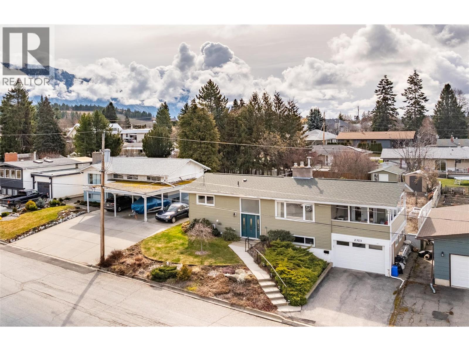 2323 Birch Street, Creston, British Columbia  V0B 1G0 - Photo 1 - 10379551