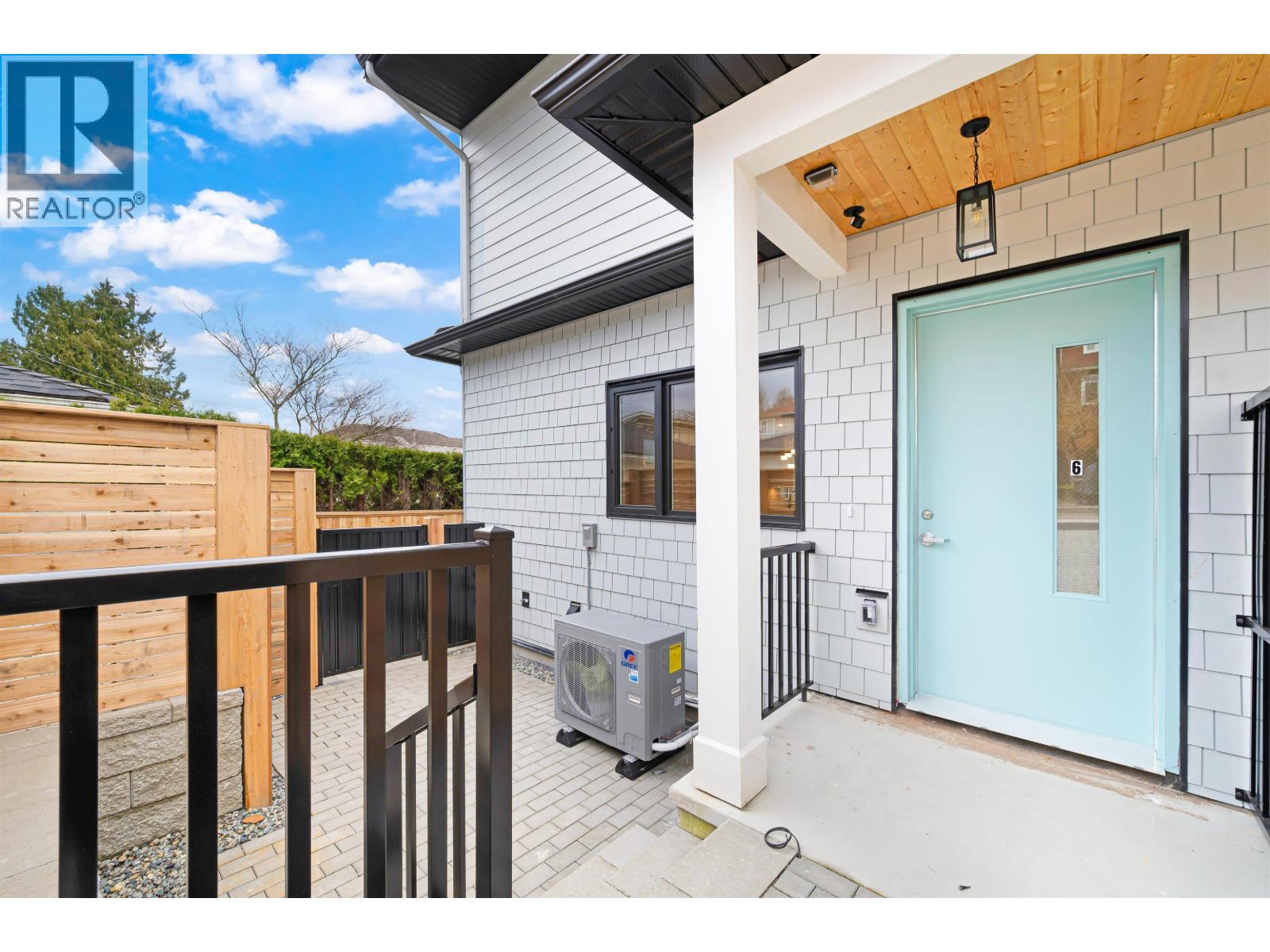 6 4855 VENABLES STREET, Burnaby, British Columbia