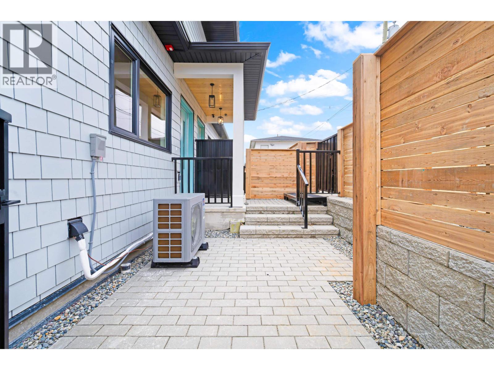 6 4855 Venables Street, Burnaby, British Columbia  V5C 3A9 - Photo 2 - R3093419