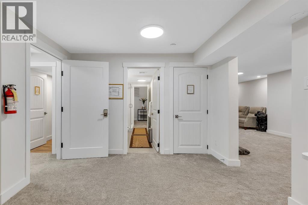 3 Cardiff Drive NW, Calgary, Alberta  T2K 1R4 - Photo 33 - A2293404