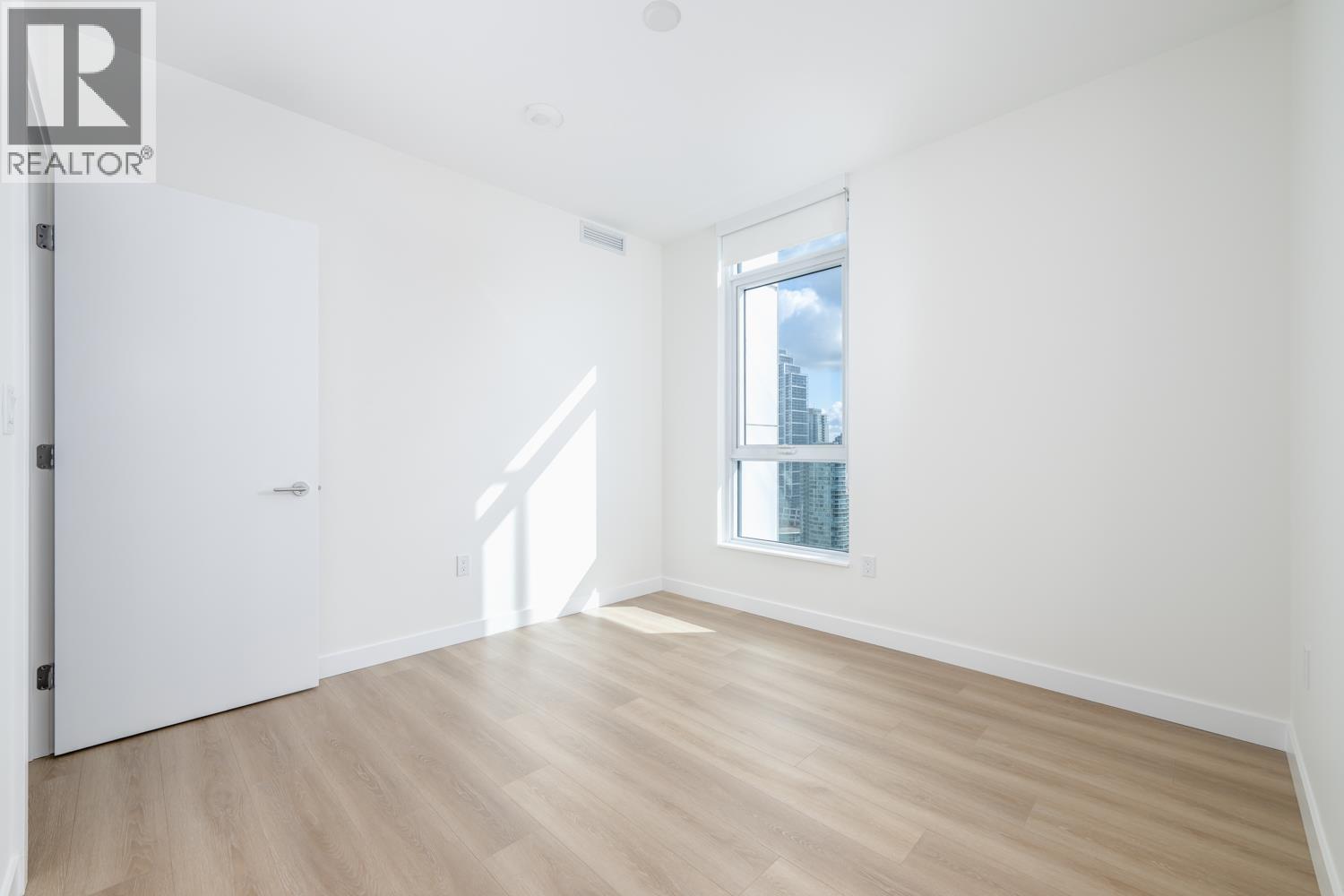 2304 6087 Wilson Avenue, Burnaby, British Columbia  V5H 0M1 - Photo 11 - R3101236