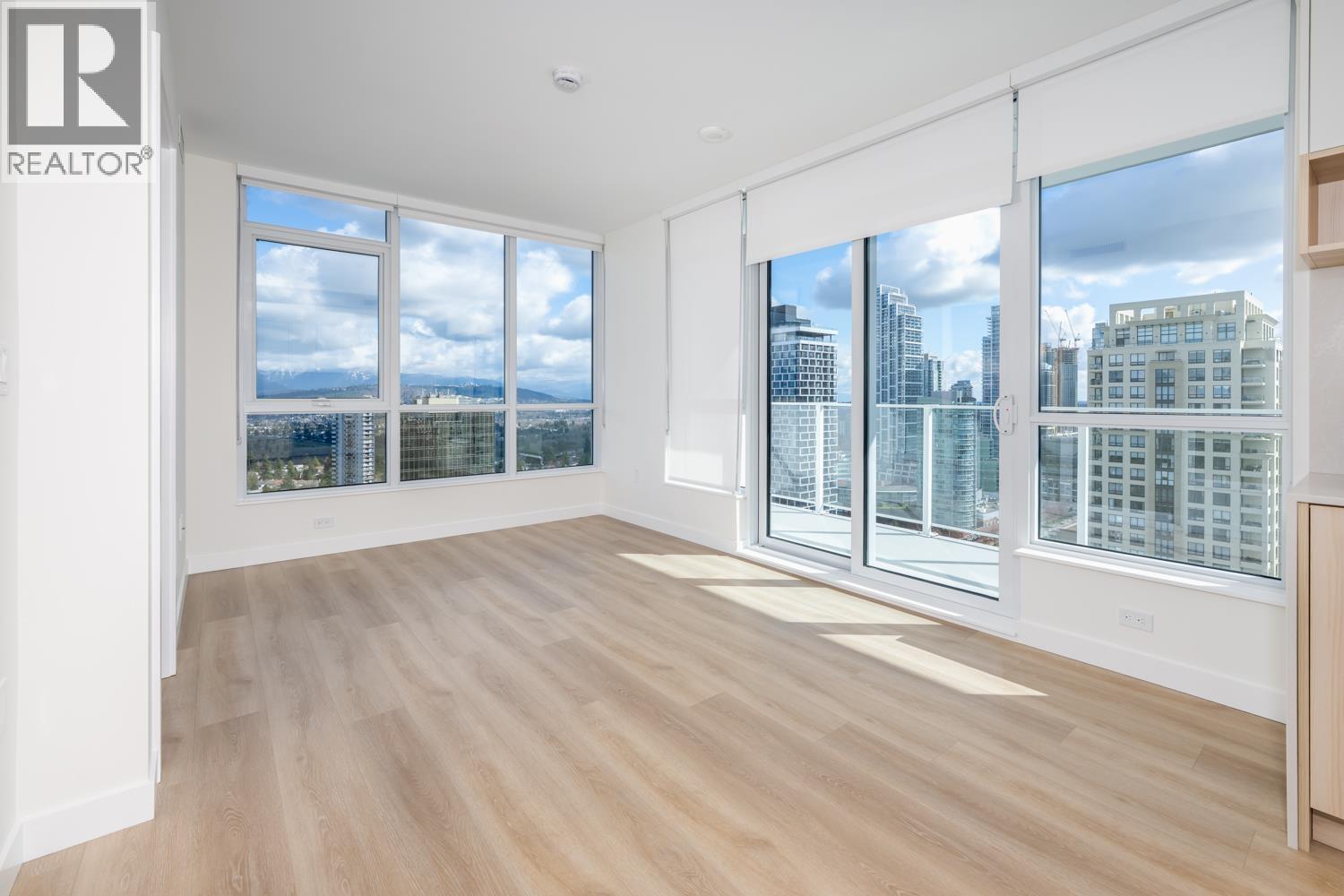 2304 6087 Wilson Avenue, Burnaby, British Columbia  V5H 0M1 - Photo 4 - R3101236