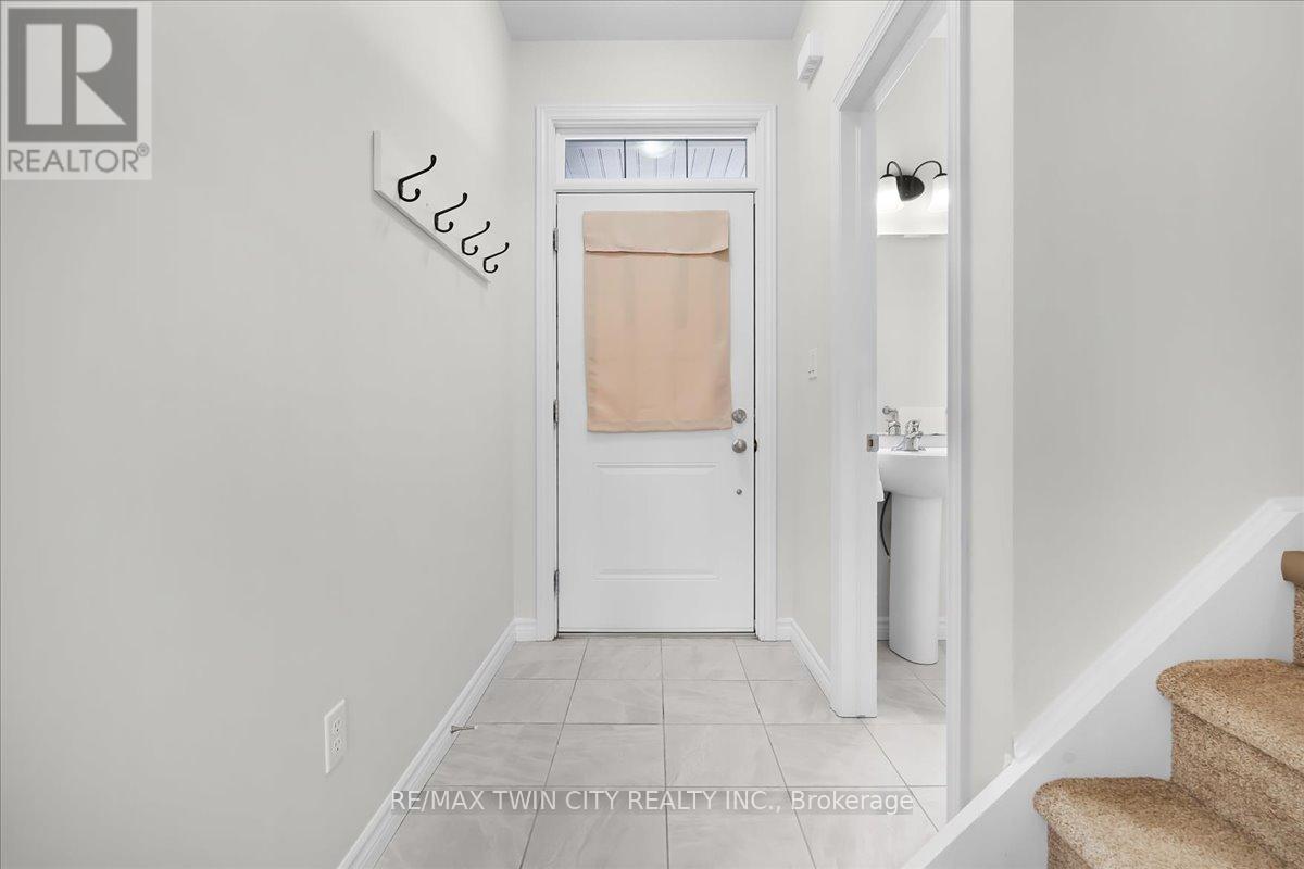 180 Links Crescent, Woodstock, Ontario  N4T 0L9 - Photo 3 - X12916968