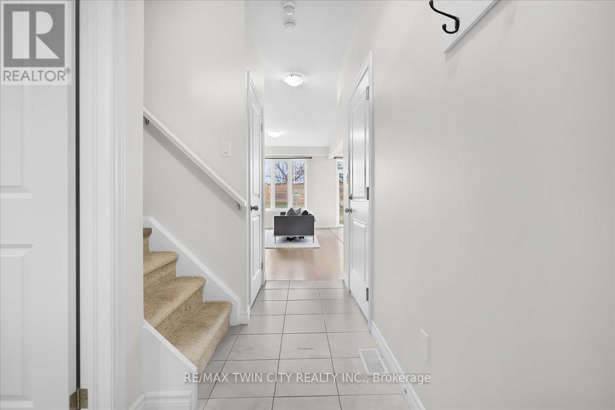 180 Links Crescent, Woodstock, Ontario  N4T 0L9 - Photo 4 - X12916968