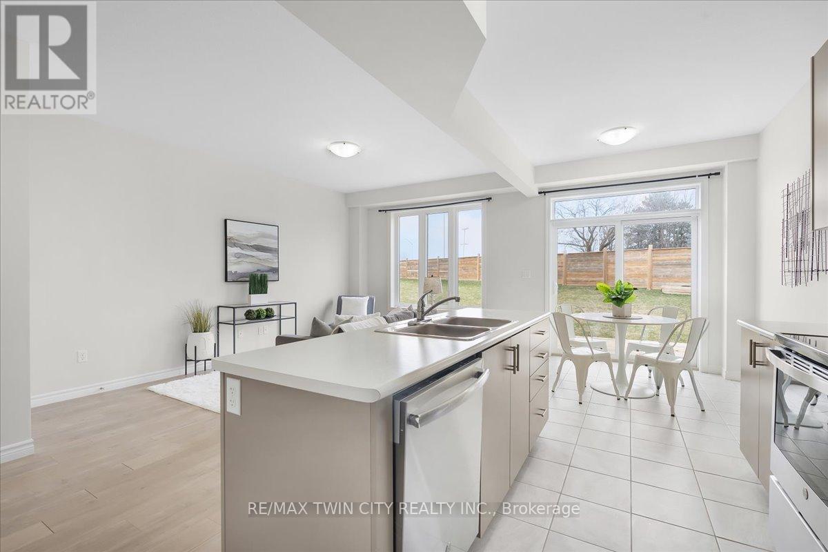 180 Links Crescent, Woodstock, Ontario  N4T 0L9 - Photo 7 - X12916968