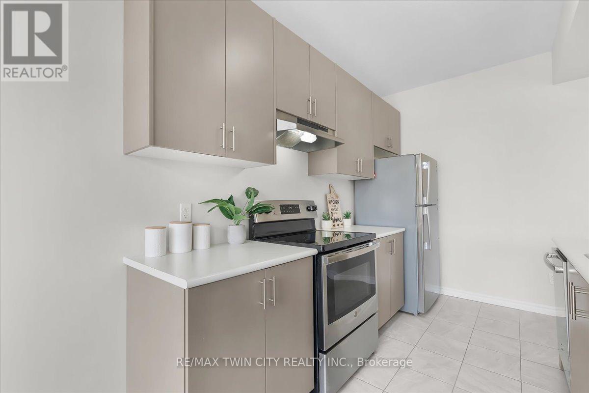 180 Links Crescent, Woodstock, Ontario  N4T 0L9 - Photo 9 - X12916968