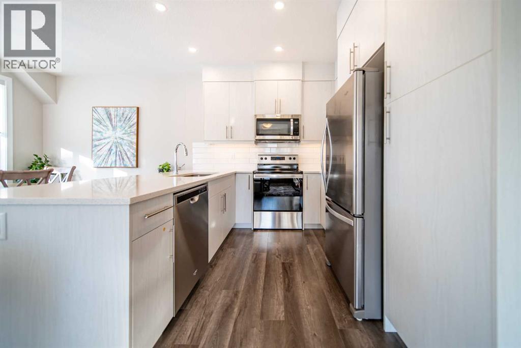 713 Crestridge Common SW, Calgary, Alberta  T3B 6L6 - Photo 9 - A2276189