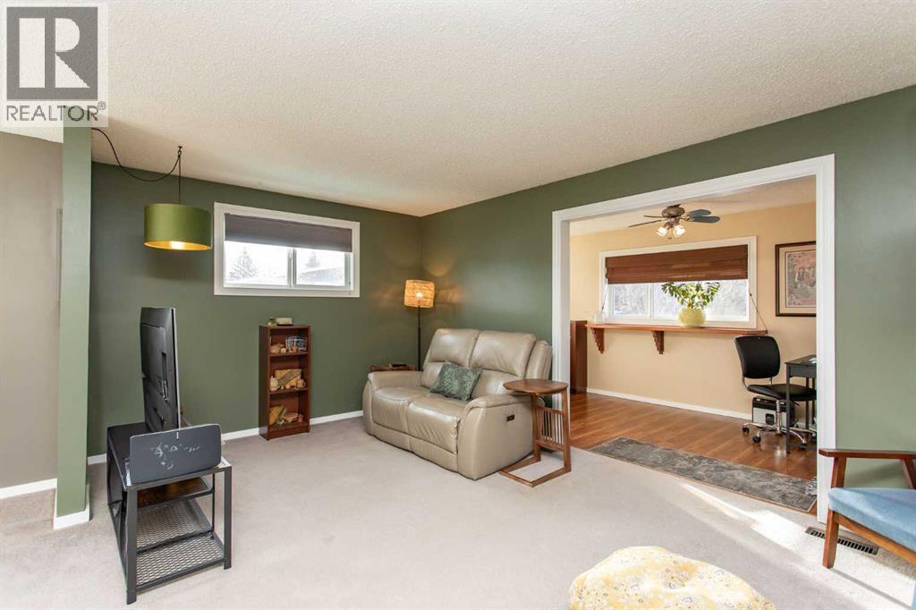 17 Boyce Street, Red Deer, Alberta  T4R 1P1 - Photo 10 - A2295025