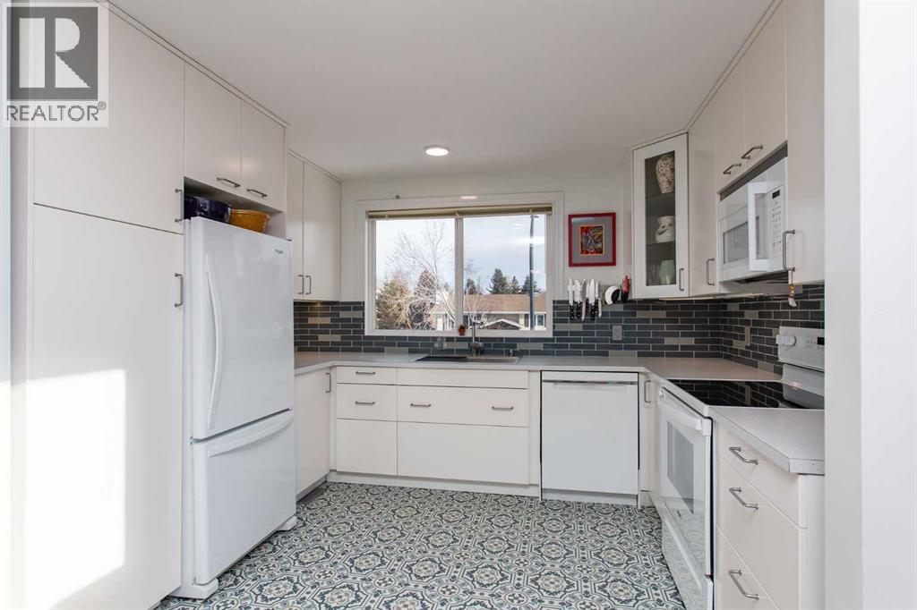 17 Boyce Street, Red Deer, Alberta  T4R 1P1 - Photo 5 - A2295025