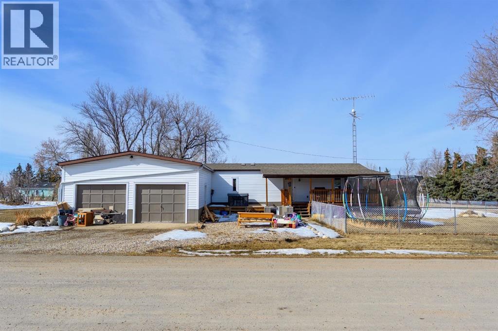 133 First Street N, Huxley, Alberta