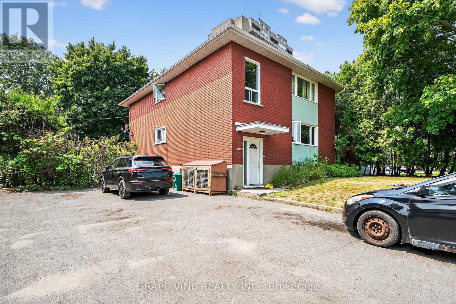 1098 CLYDE AVENUE, Ottawa, Ontario