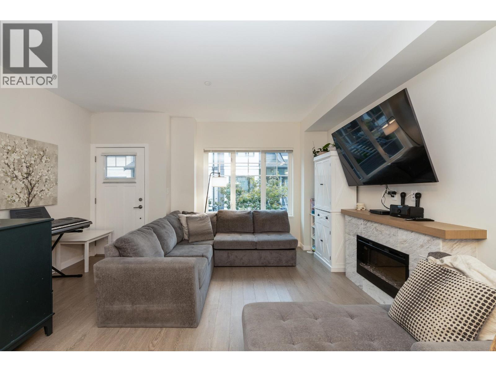 159 19451 Sutton Avenue, Pitt Meadows, British Columbia  V3Y 0G6 - Photo 2 - R3103212