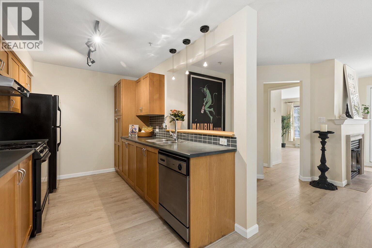 211 2161 W 12th Avenue, Vancouver, British Columbia  V6K 4S7 - Photo 11 - R3103240