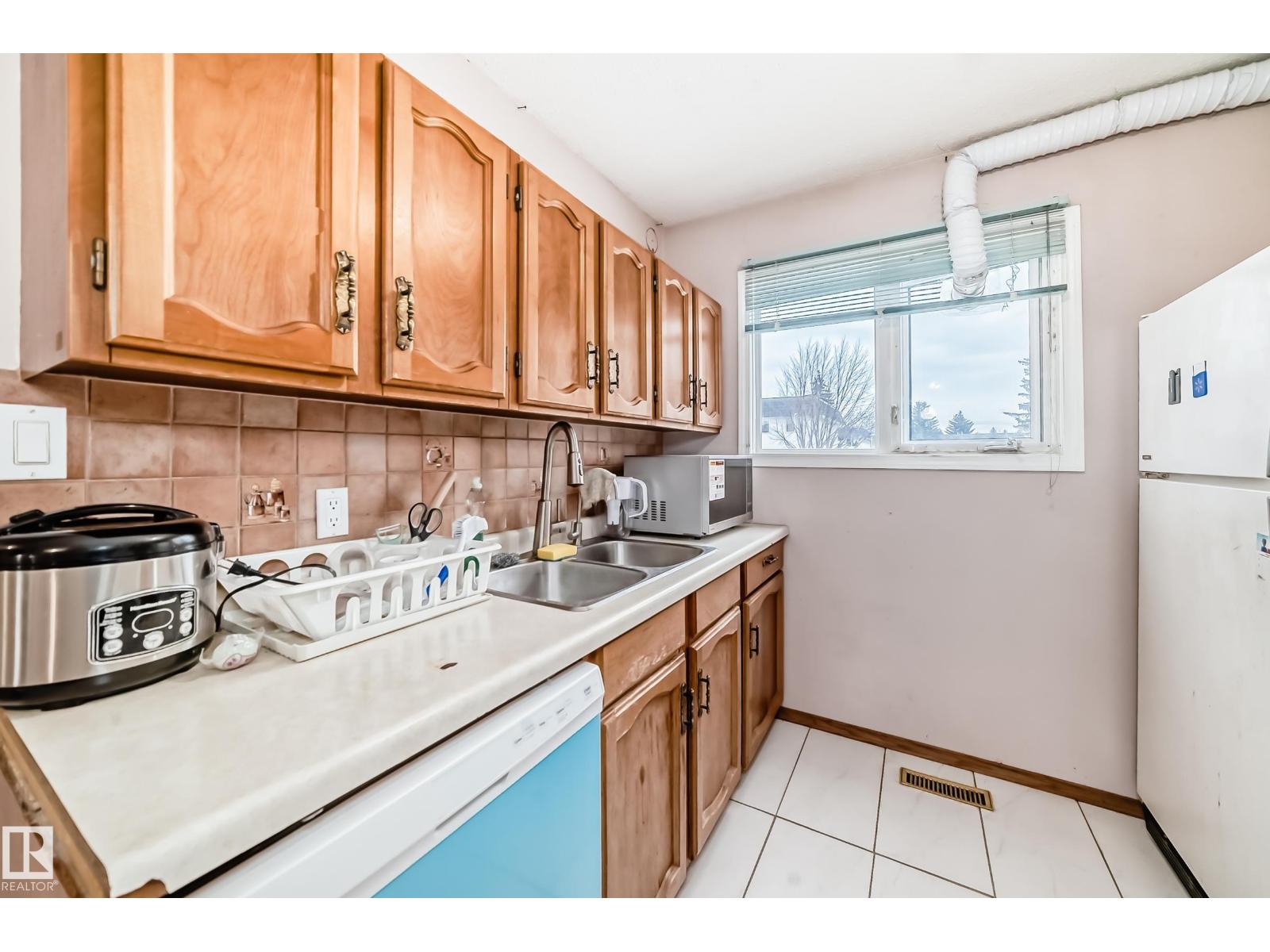 11393 22 Av Nw, Edmonton, Alberta  T6J 4V8 - Photo 12 - E4478867