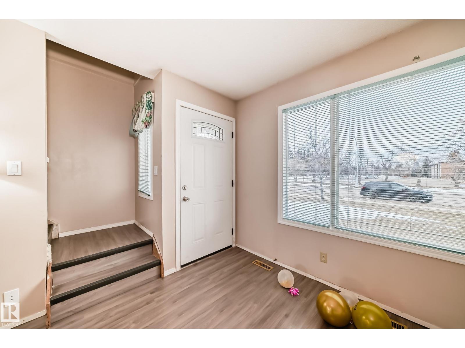 11393 22 Av Nw, Edmonton, Alberta  T6J 4V8 - Photo 4 - E4478867