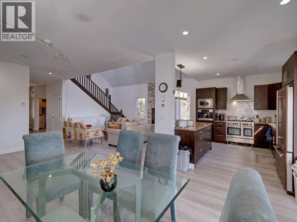 5628 Medusa Place, Sechelt, British Columbia  V0N 3A3 - Photo 15 - R3103261