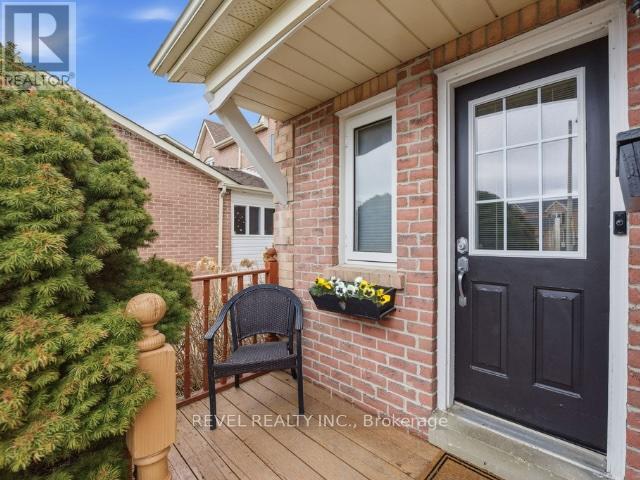 13 Rollo Drive, Ajax, Ontario  L1S 7E7 - Photo 2 - E12895064