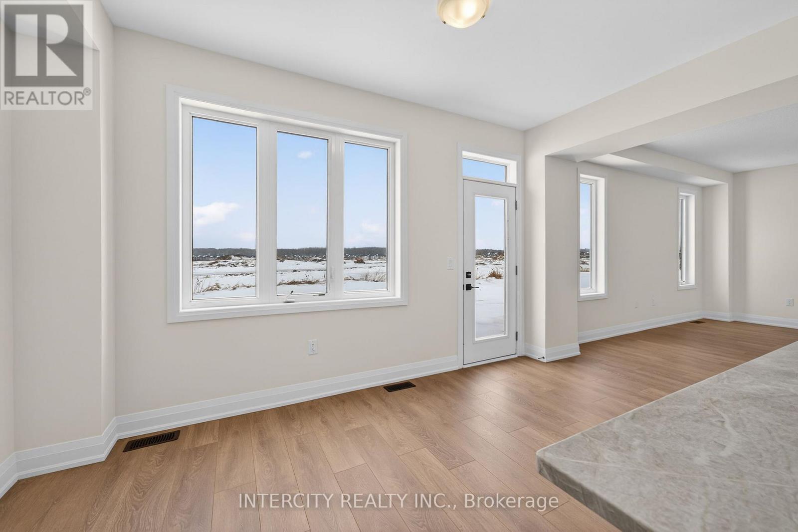 28 Legacy Circle, Wasaga Beach, Ontario  L9Z 0M5 - Photo 16 - S12916980