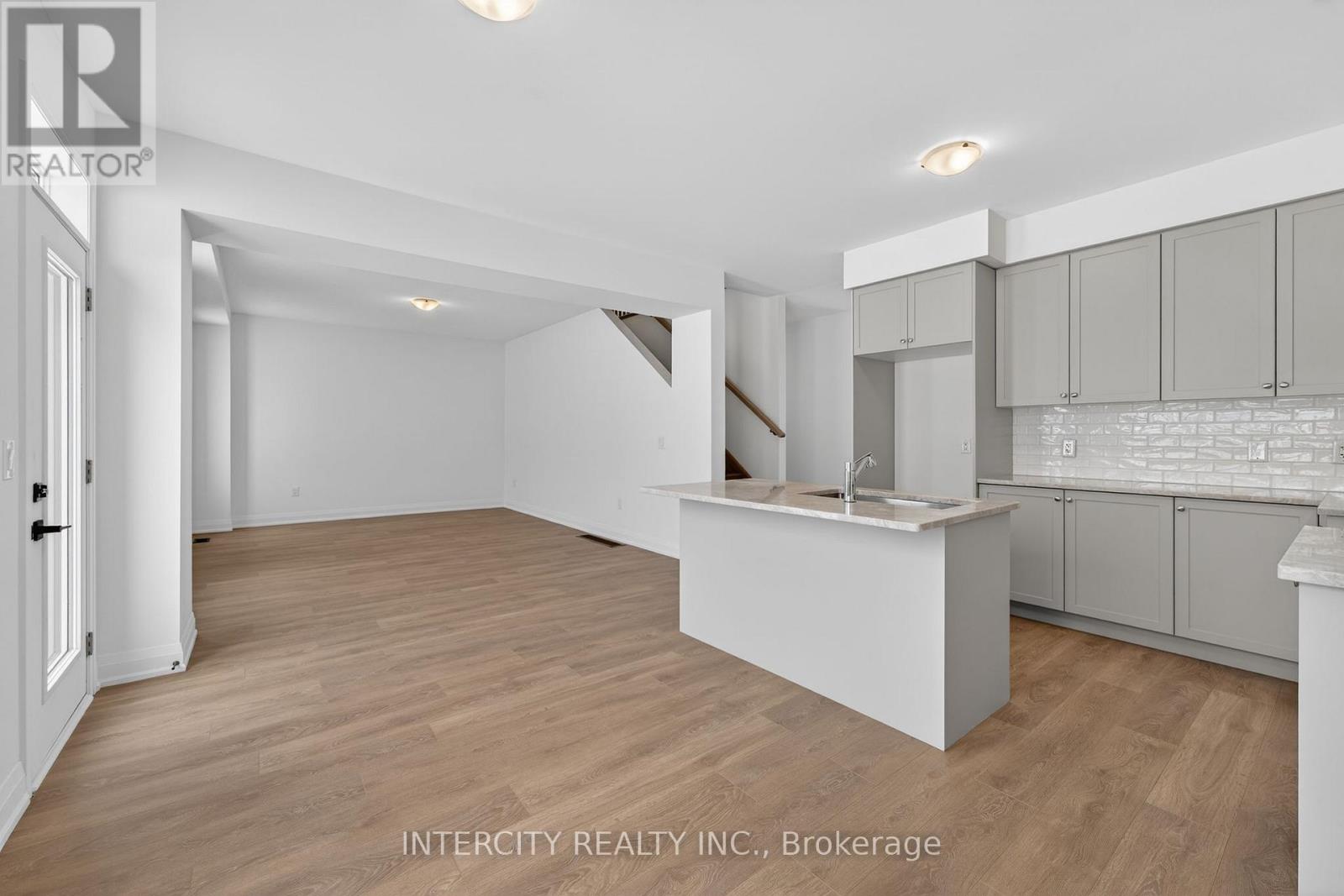 28 Legacy Circle, Wasaga Beach, Ontario  L9Z 0M5 - Photo 17 - S12916980