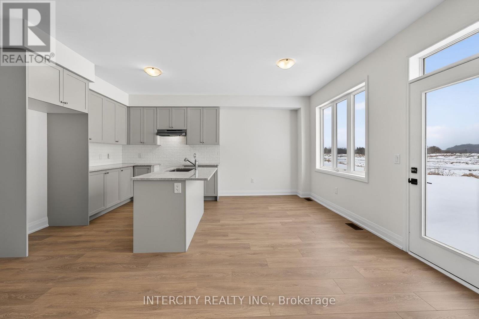 28 Legacy Circle, Wasaga Beach, Ontario  L9Z 0M5 - Photo 19 - S12916980