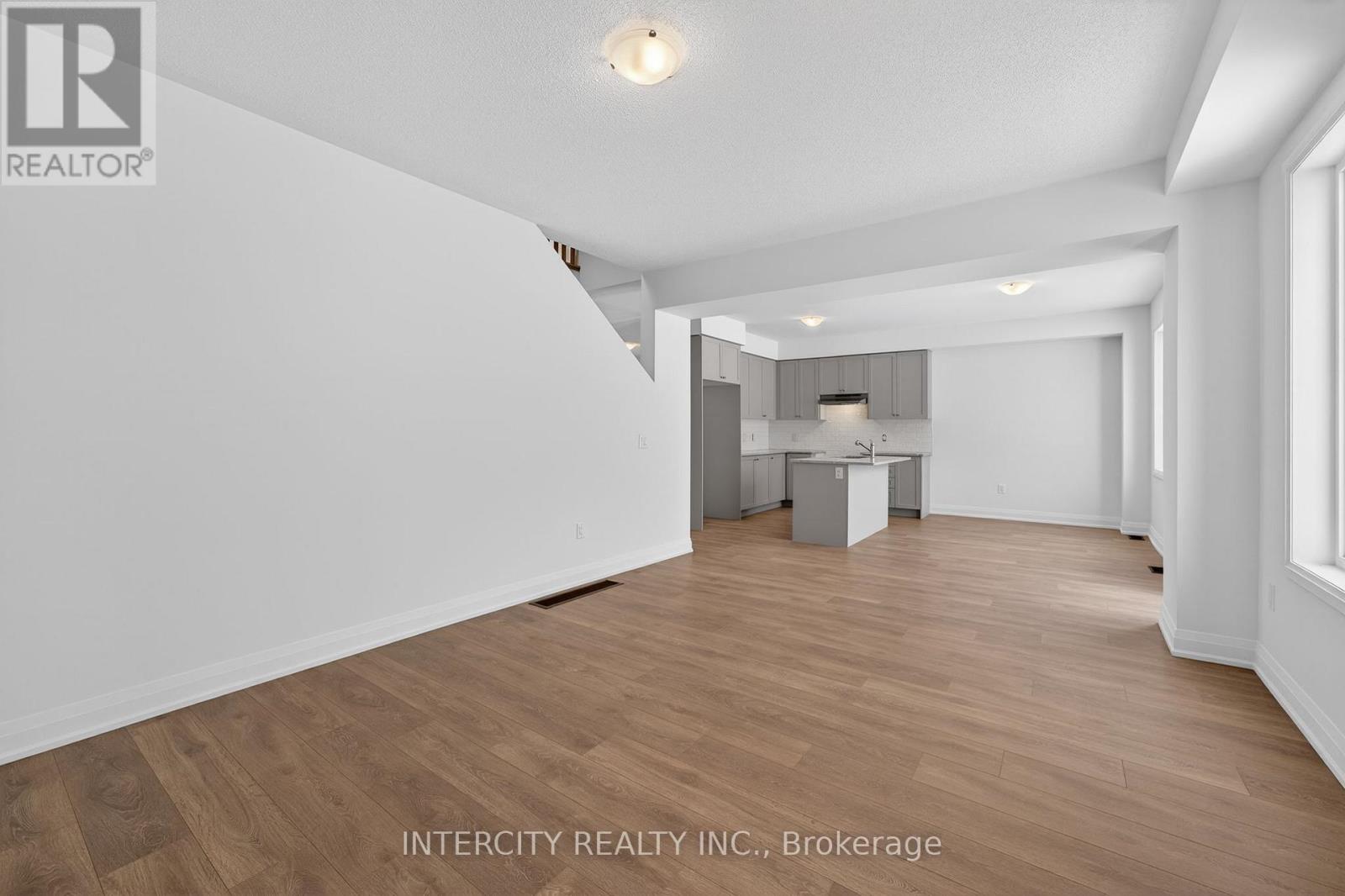 28 Legacy Circle, Wasaga Beach, Ontario  L9Z 0M5 - Photo 23 - S12916980