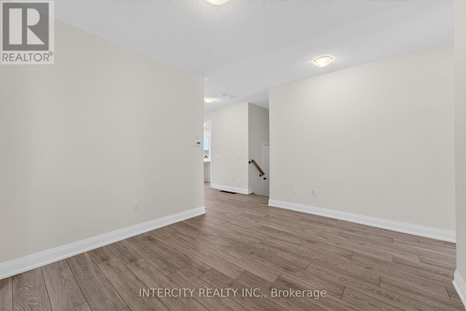 30 Legacy Circle, Wasaga Beach, Ontario  L9Z 0M5 - Photo 10 - S12916982