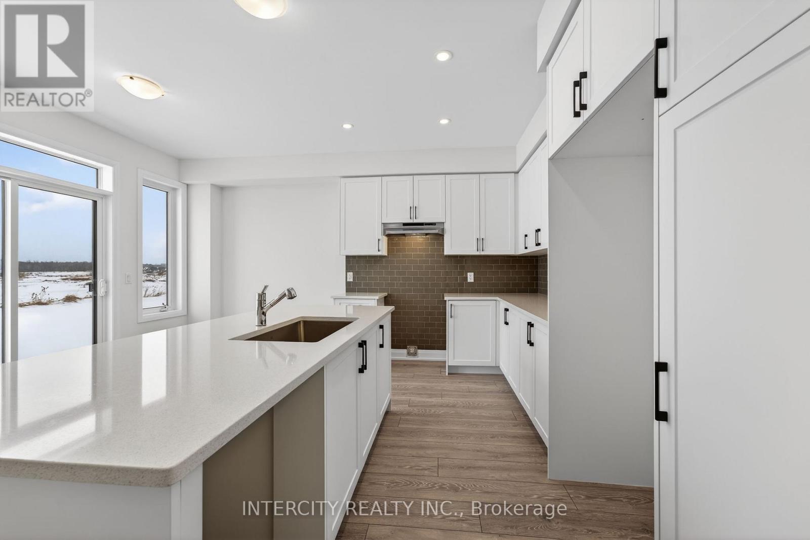 30 Legacy Circle, Wasaga Beach, Ontario  L9Z 0M5 - Photo 16 - S12916982