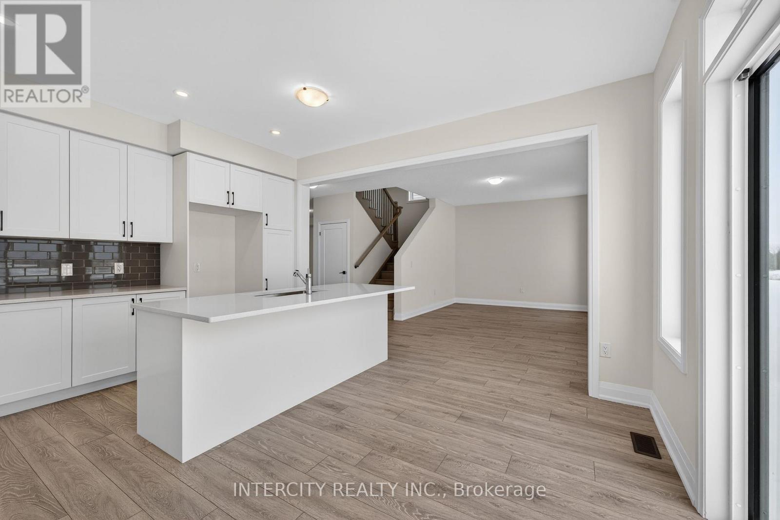 30 Legacy Circle, Wasaga Beach, Ontario  L9Z 0M5 - Photo 21 - S12916982