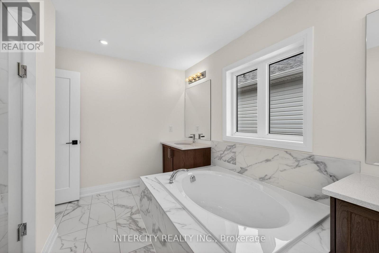 30 Legacy Circle, Wasaga Beach, Ontario  L9Z 0M5 - Photo 36 - S12916982