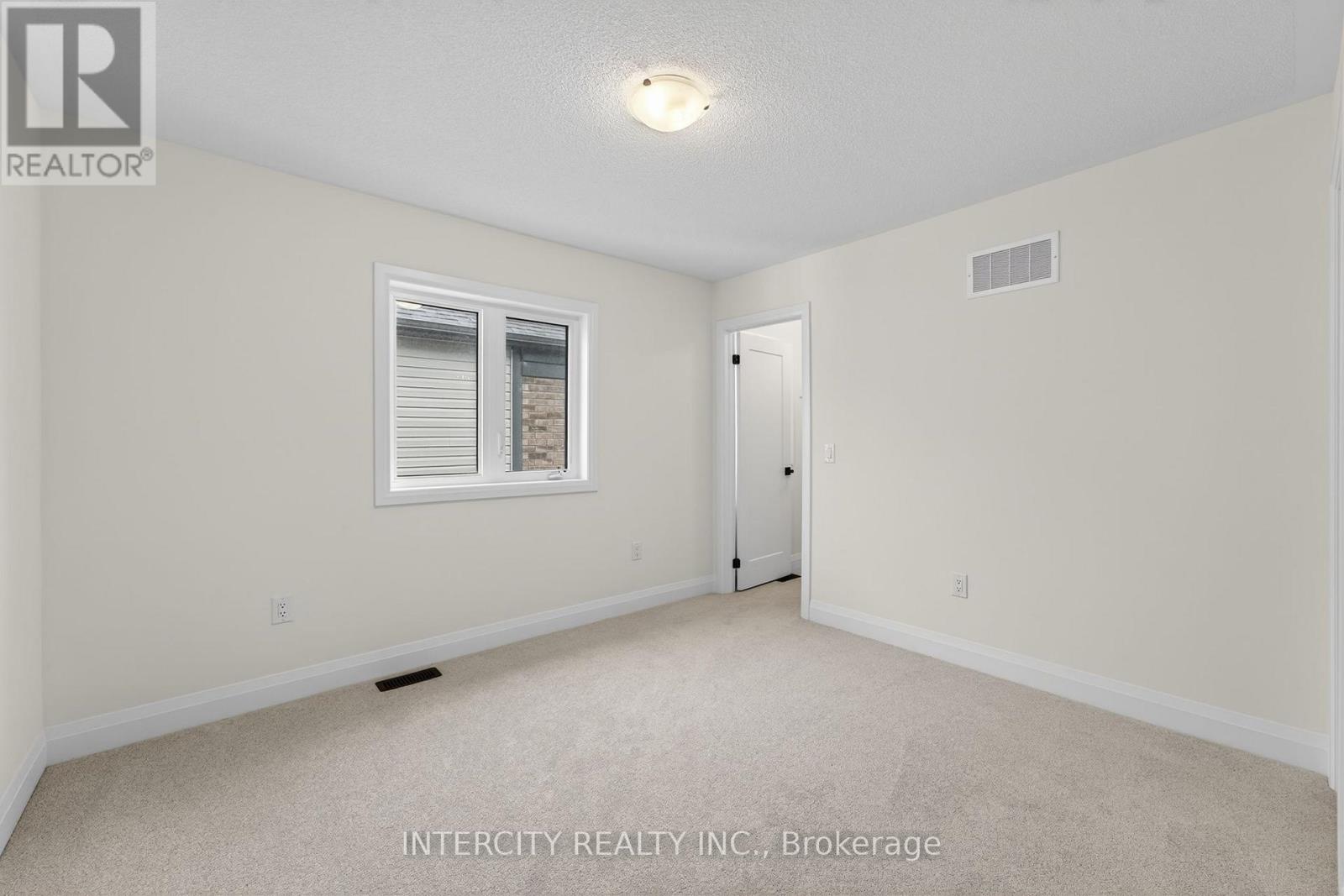 30 Legacy Circle, Wasaga Beach, Ontario  L9Z 0M5 - Photo 37 - S12916982