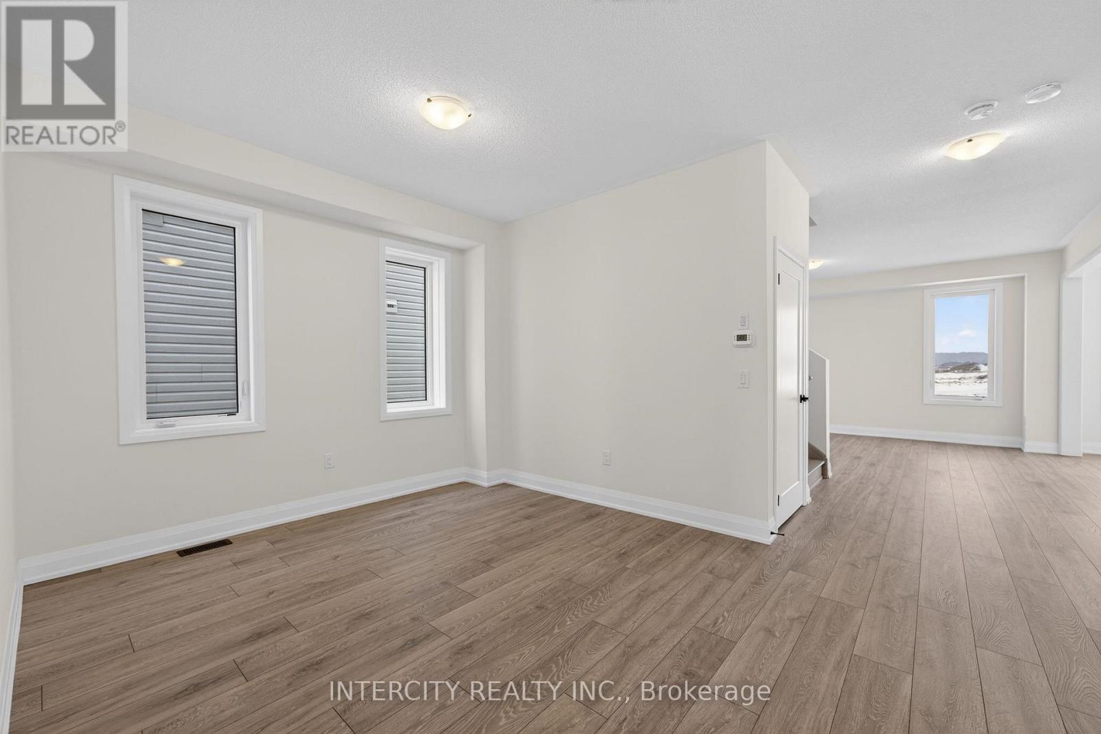 30 Legacy Circle, Wasaga Beach, Ontario  L9Z 0M5 - Photo 8 - S12916982