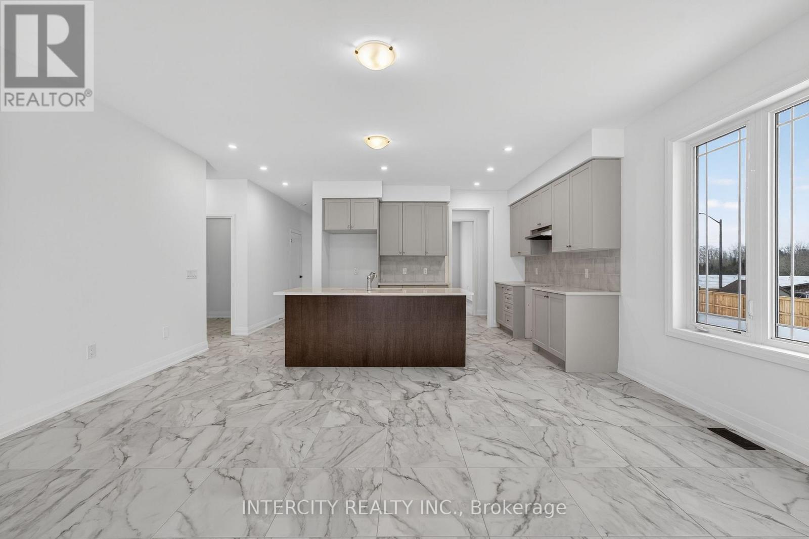 38 Legacy Circle, Wasaga Beach, Ontario  L9Z 0M5 - Photo 13 - S12916996