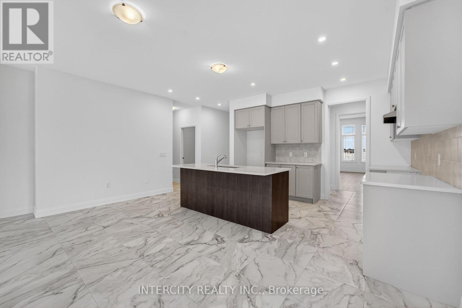 38 Legacy Circle, Wasaga Beach, Ontario  L9Z 0M5 - Photo 14 - S12916996