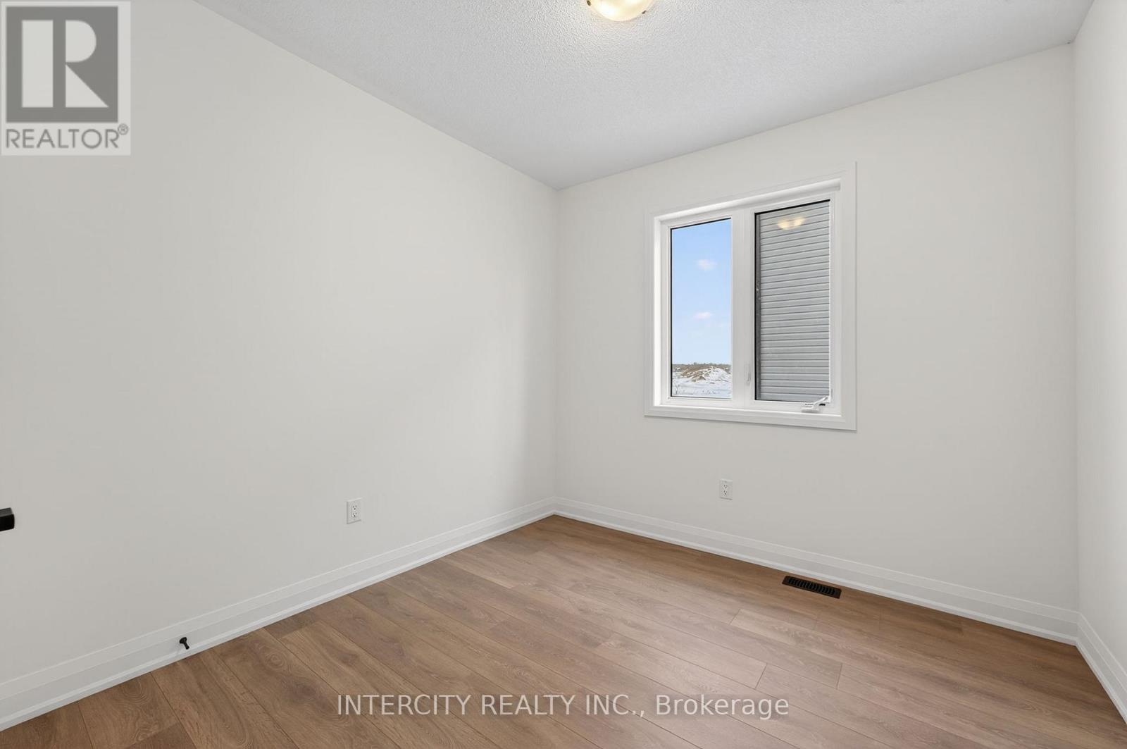 38 Legacy Circle, Wasaga Beach, Ontario  L9Z 0M5 - Photo 31 - S12916996