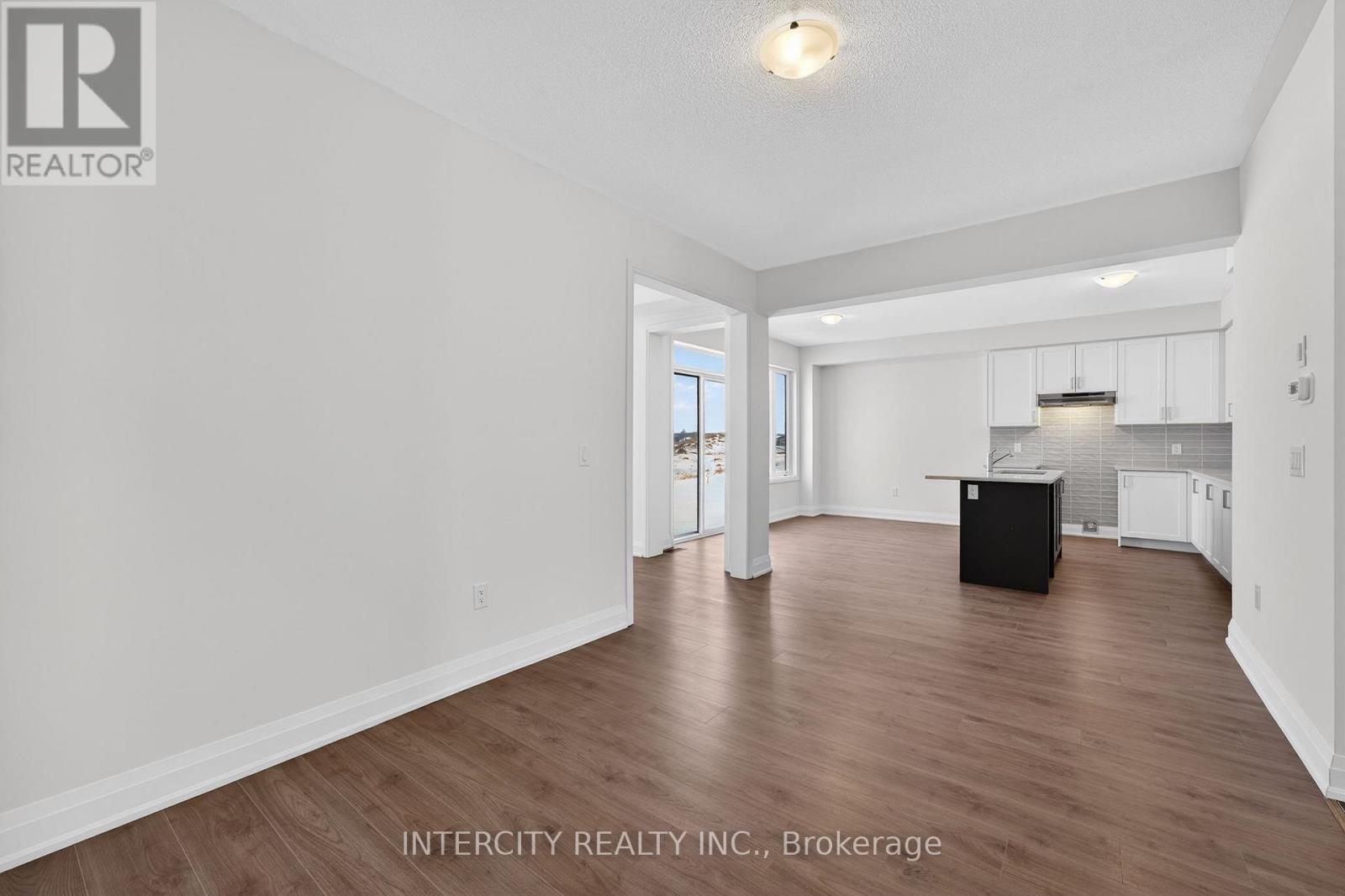 34 Legacy Circle, Wasaga Beach, Ontario  L9Z 0M5 - Photo 12 - S12917010