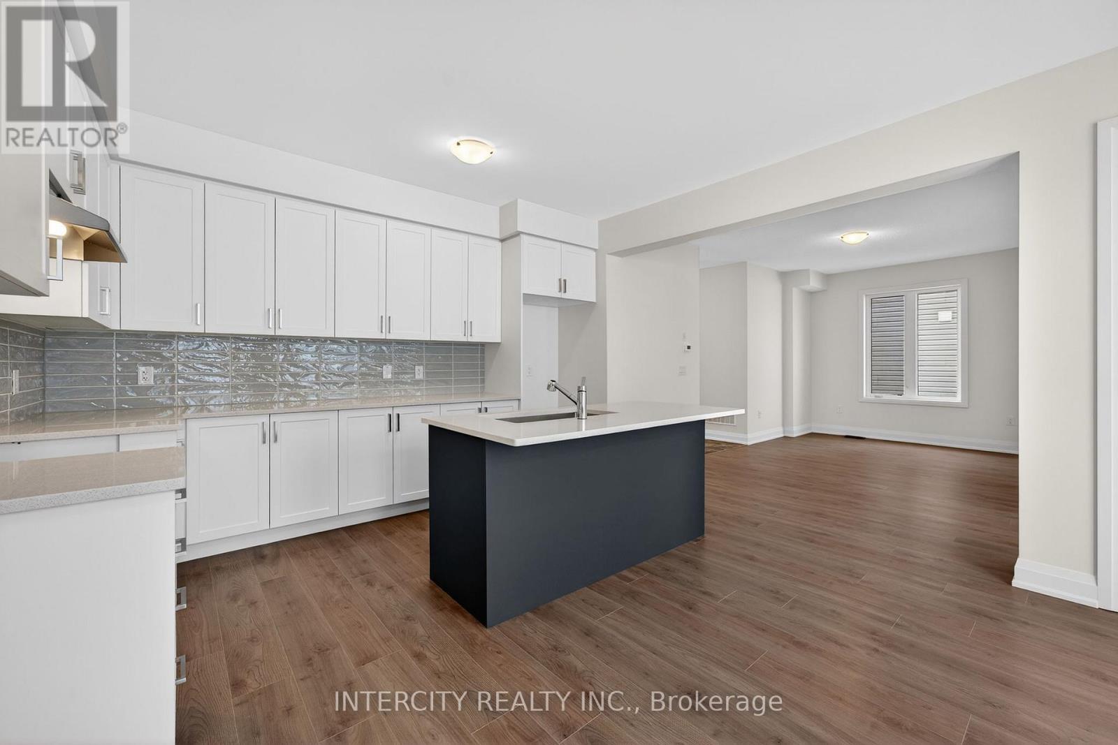 34 Legacy Circle, Wasaga Beach, Ontario  L9Z 0M5 - Photo 16 - S12917010