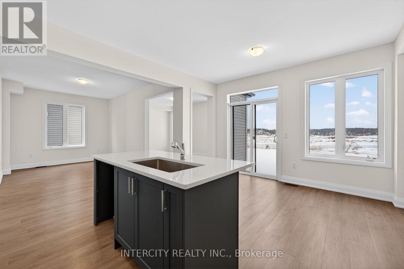 34 Legacy Circle, Wasaga Beach, Ontario  L9Z 0M5 - Photo 17 - S12917010