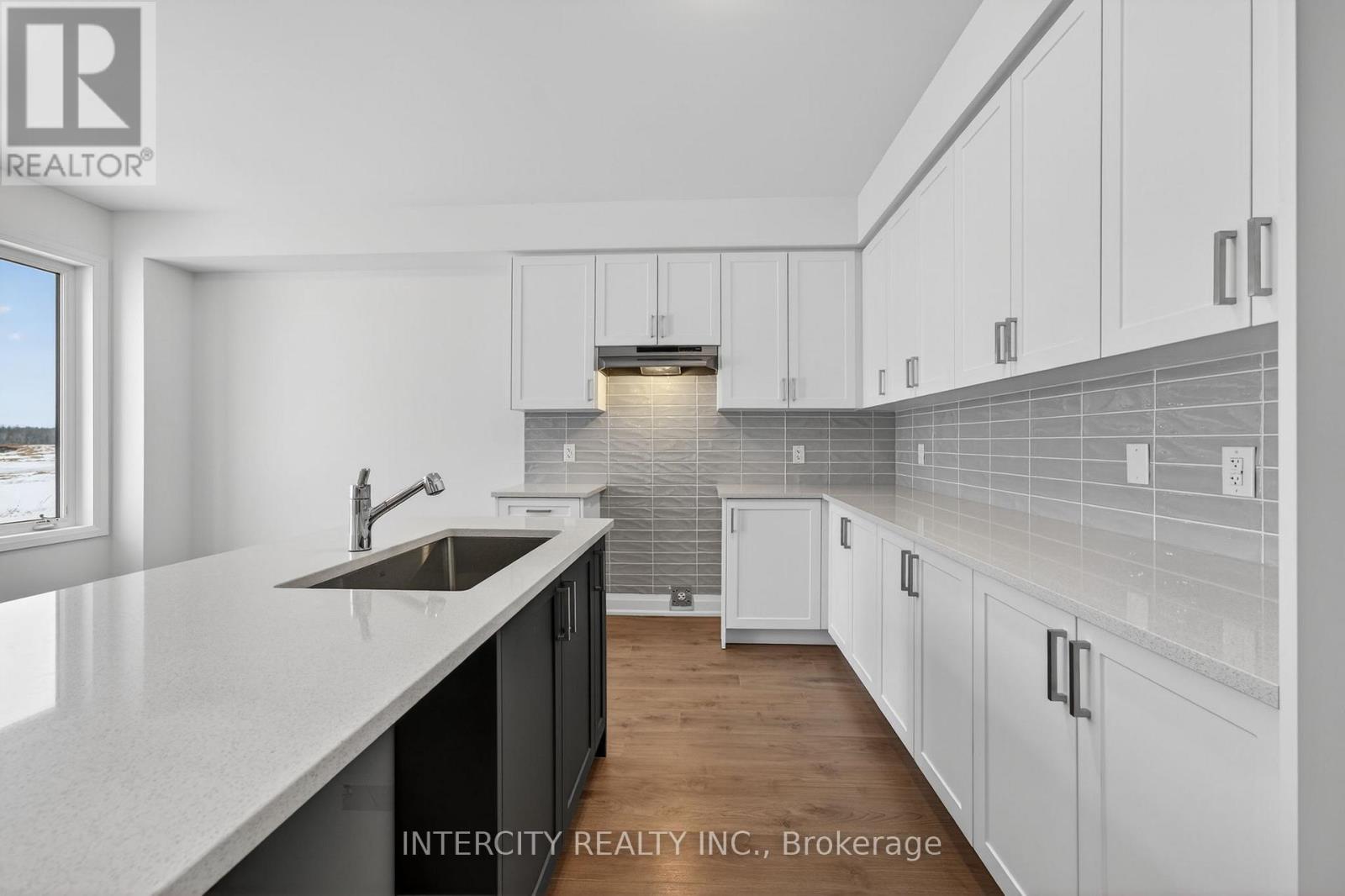 34 Legacy Circle, Wasaga Beach, Ontario  L9Z 0M5 - Photo 18 - S12917010