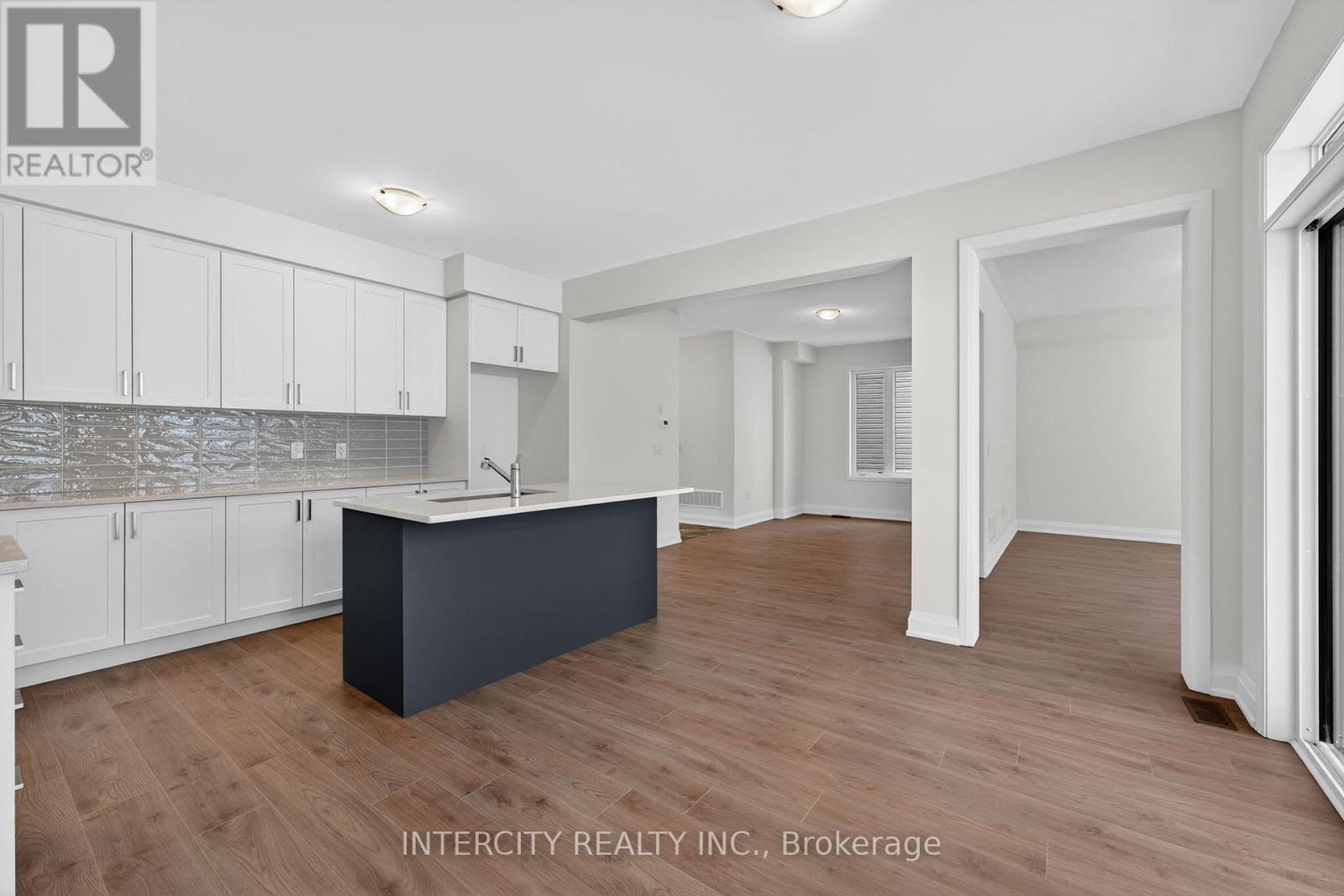 34 Legacy Circle, Wasaga Beach, Ontario  L9Z 0M5 - Photo 21 - S12917010