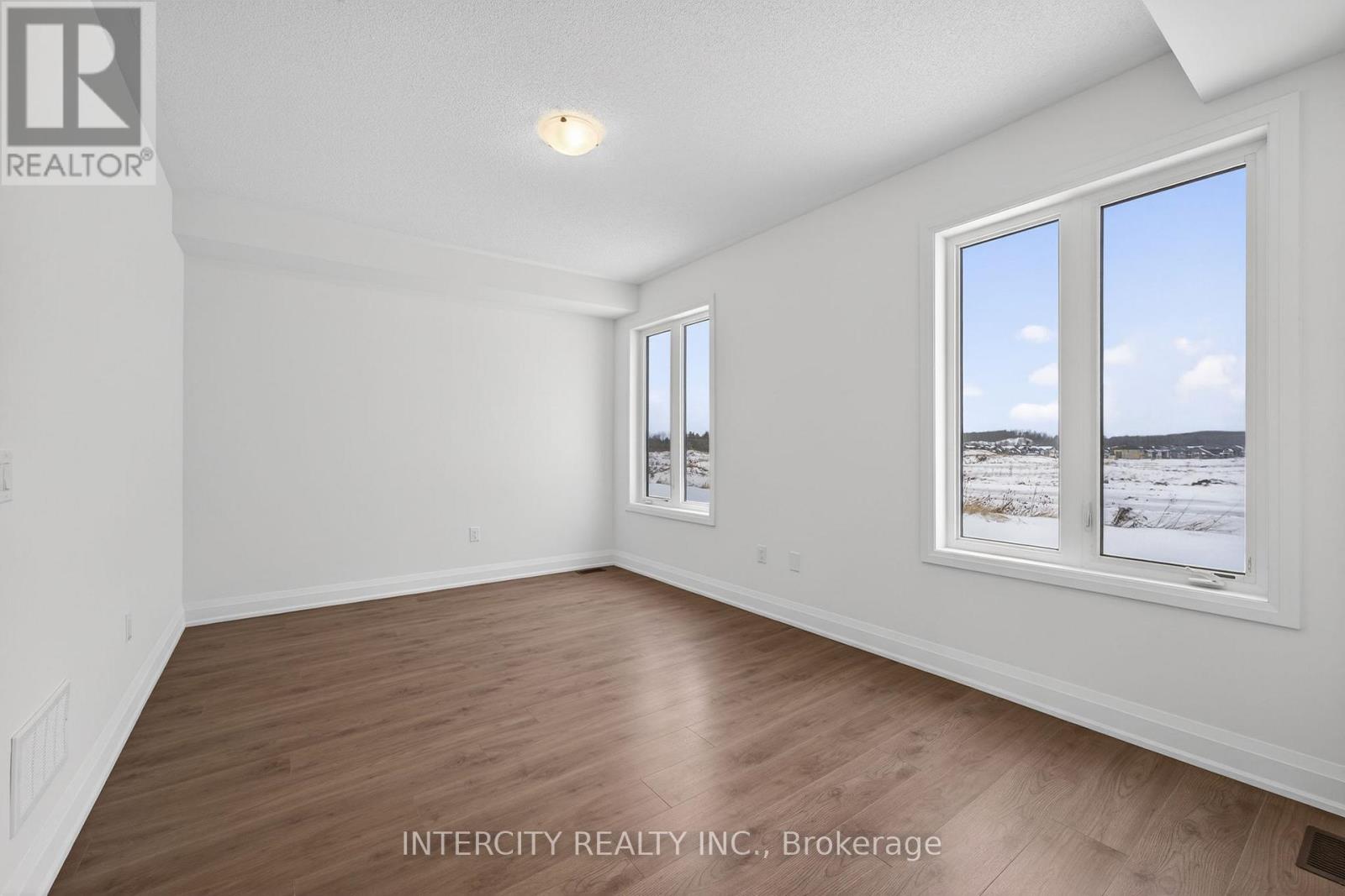 34 Legacy Circle, Wasaga Beach, Ontario  L9Z 0M5 - Photo 23 - S12917010