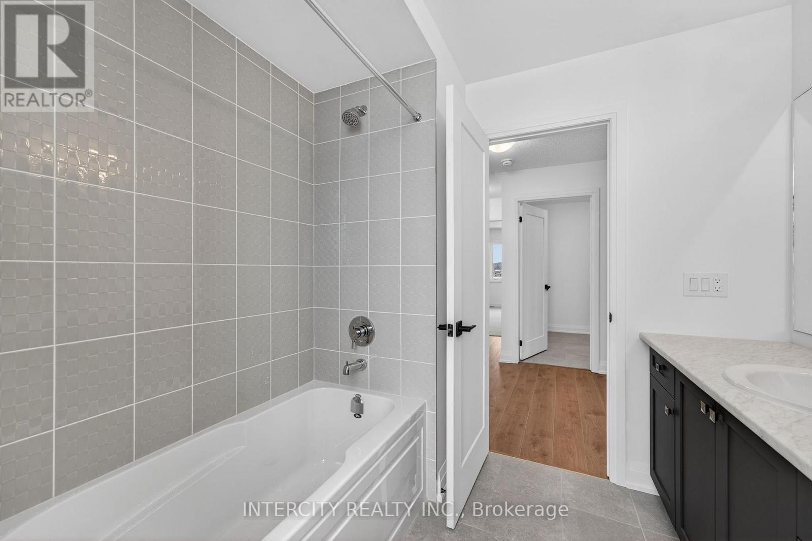 34 Legacy Circle, Wasaga Beach, Ontario  L9Z 0M5 - Photo 30 - S12917010