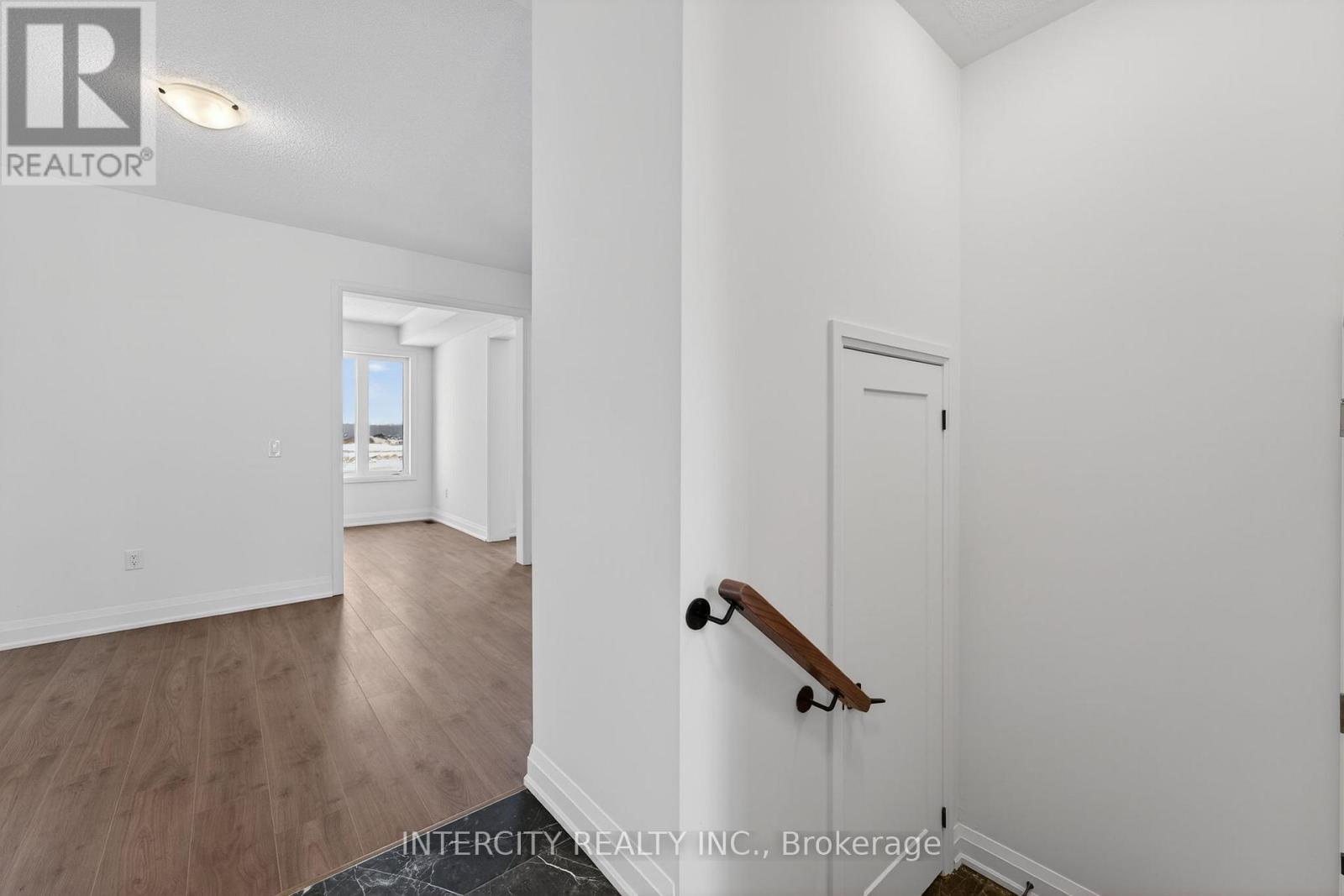 34 Legacy Circle, Wasaga Beach, Ontario  L9Z 0M5 - Photo 6 - S12917010