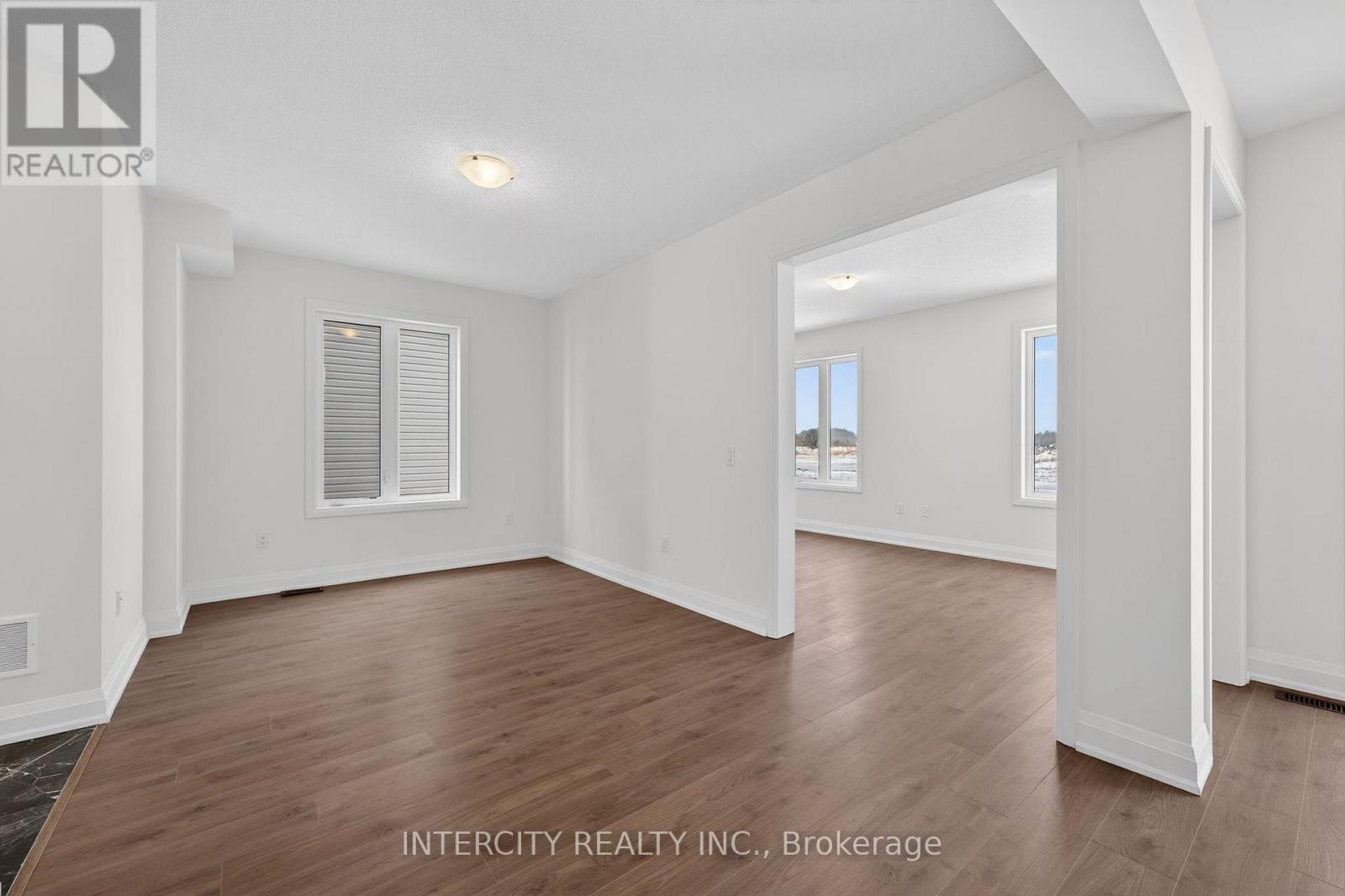 34 Legacy Circle, Wasaga Beach, Ontario  L9Z 0M5 - Photo 9 - S12917010