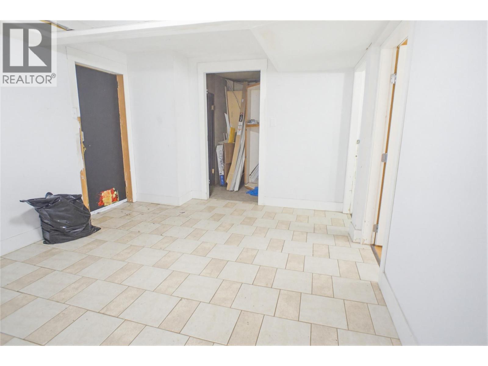 1942 Fleetwood Avenue, Kamloops, British Columbia  V2B 4S4 - Photo 17 - 10380092