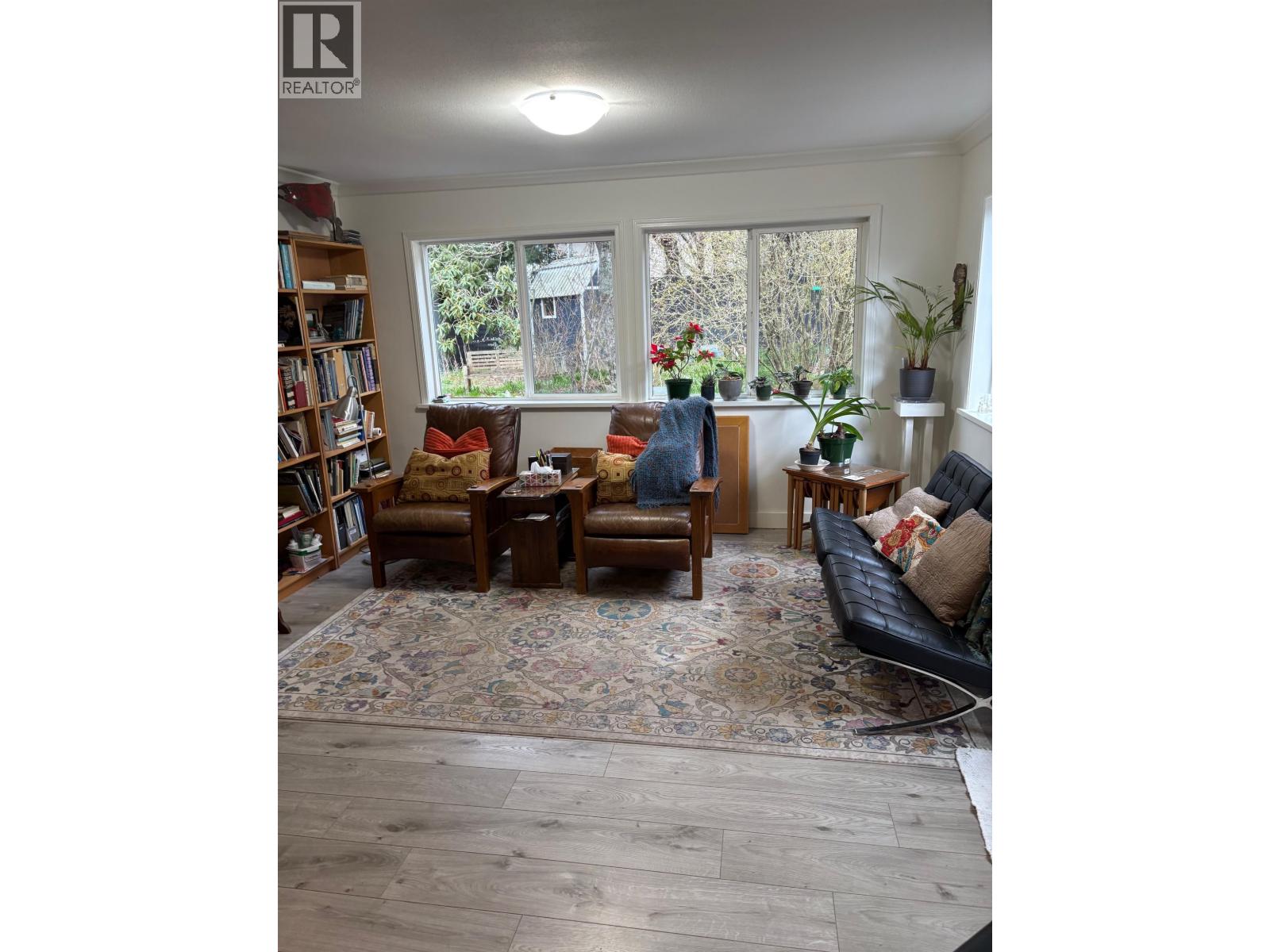 5702 Medusa Street, Sechelt, British Columbia  V0N 3A0 - Photo 8 - R3099668