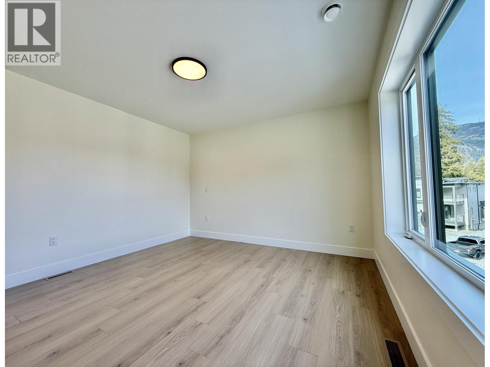 1006 Phare Crescent Crescent, Pemberton, British Columbia  V0N 2L0 - Photo 12 - R3101697