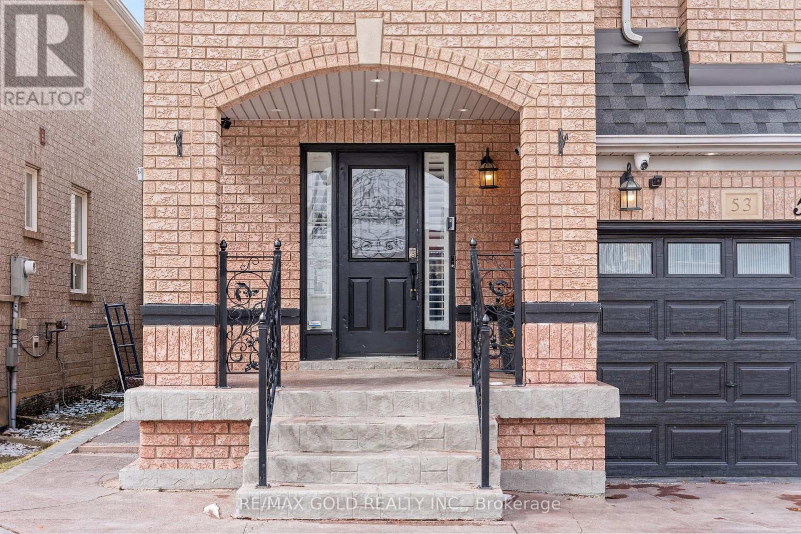 53 Linderwood Drive, Brampton, Ontario  L7A 1S4 - Photo 8 - W12917006