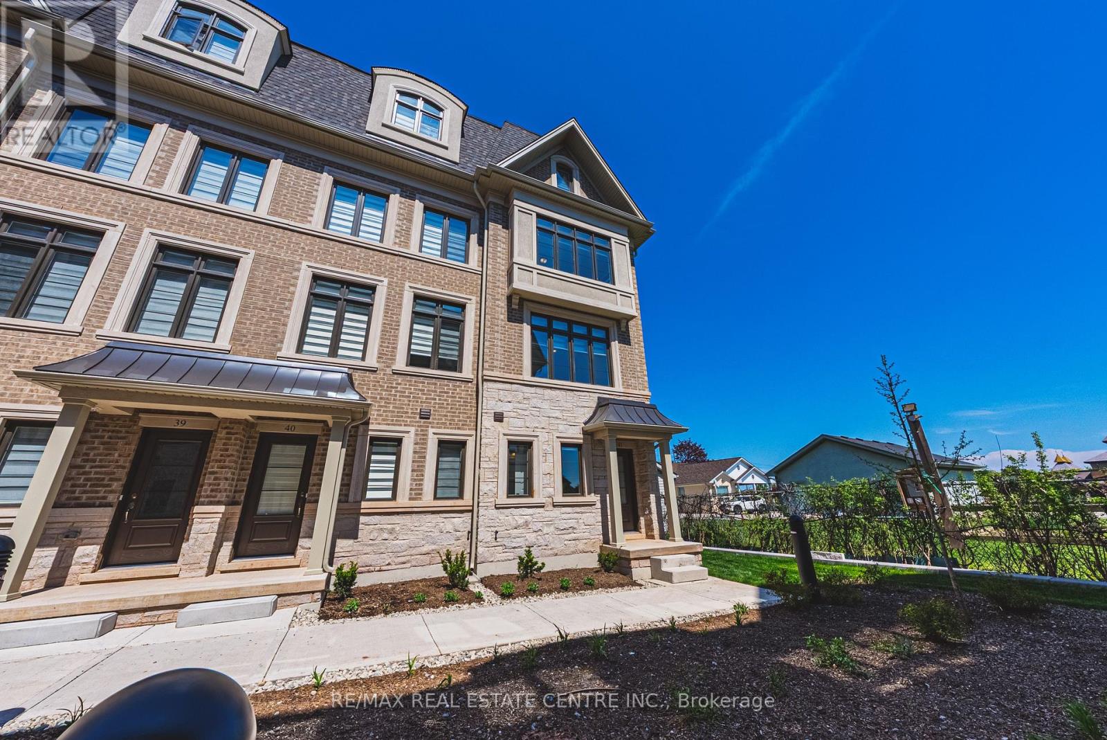 41 - 260 Melody Cmn, Oakville, Ontario  L6H 7H2 - Photo 2 - W12917016