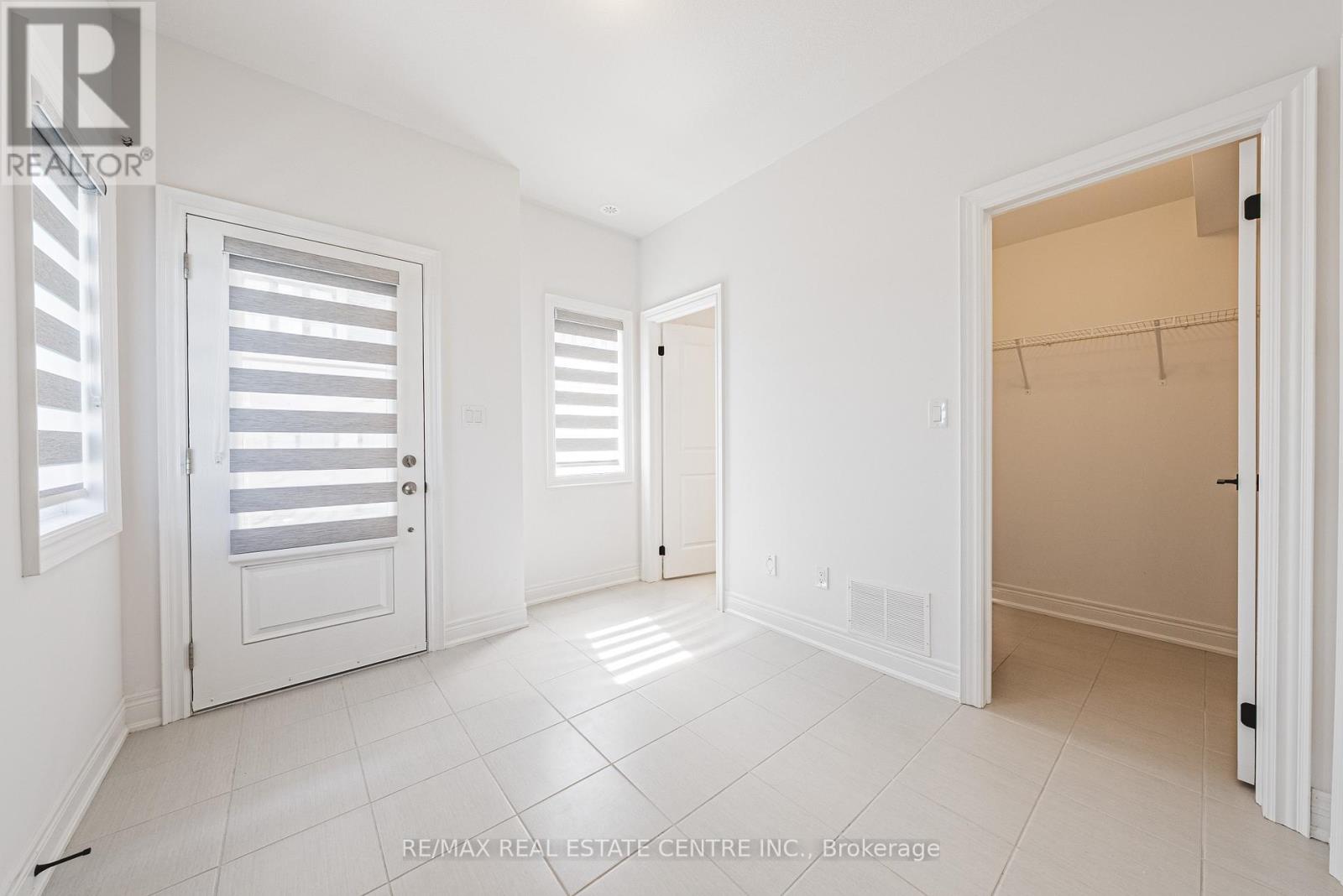 41 - 260 Melody Cmn, Oakville, Ontario  L6H 7H2 - Photo 5 - W12917016